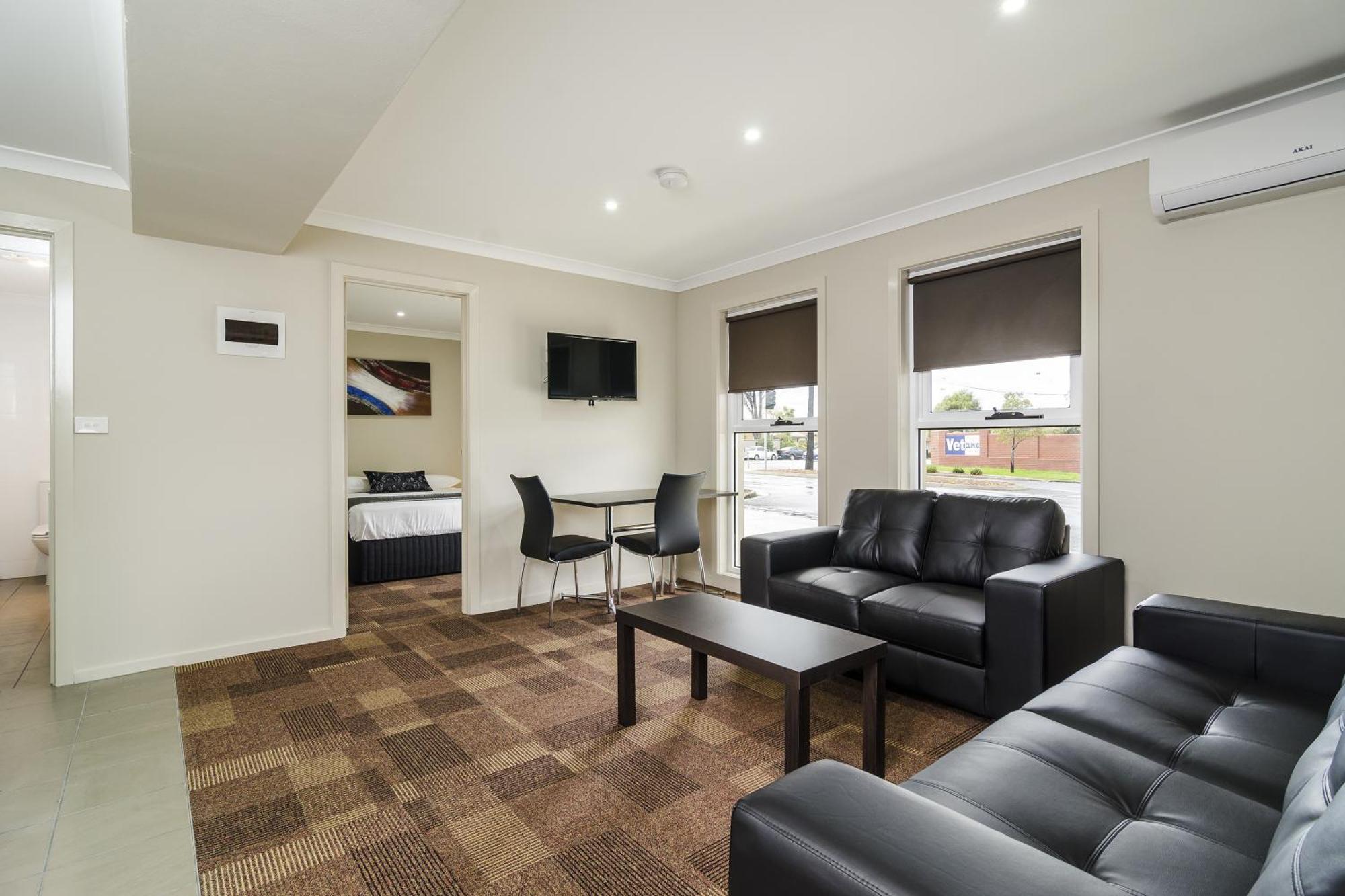 One-Bedroom Apartment,825693989:JPEG